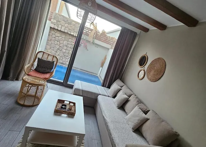 Luxury One Bedroom Apartment